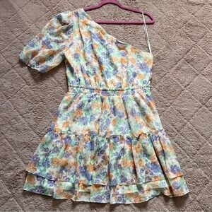NWOT WAYF‎ One-Shoulder Floral Tiered Cottagecore Mini Dress Women's Size L
